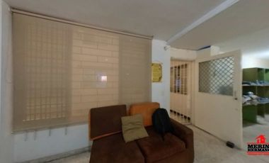oficina en arriendo/venta en la candelaria. Cod A5214