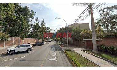 Gran Terreno Estratégico En  Venta – Surco