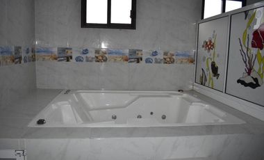 Tepotzotlan  Casa en VENTA con 3 departamentos y 3 locales