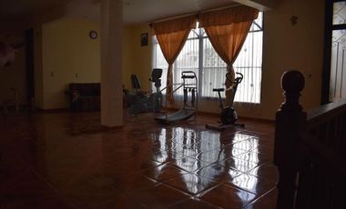 Tepotzotlan  Casa en VENTA con 3 departamentos y 3 locales