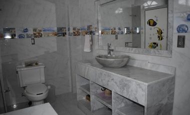 Tepotzotlan  Casa en VENTA con 3 departamentos y 3 locales