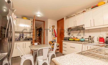 Casa Mediterránea Avda Plaza en condominio