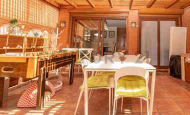 Casa Mediterránea Avda Plaza en condominio