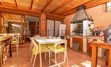 Casa Mediterránea Avda Plaza en condominio