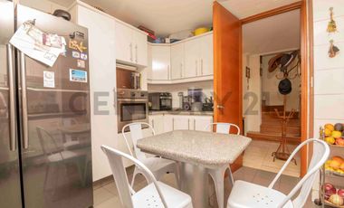 Casa Mediterránea Avda Plaza en condominio