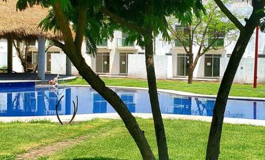 VENTA DE CASA EN EXCLUSIVO RESIDENCIAL CON ALBERCA EN YAUTEPEC, MORELOS