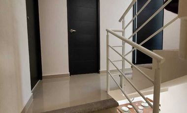 VENTA DE CASA EN EXCLUSIVO RESIDENCIAL CON ALBERCA EN YAUTEPEC, MORELOS