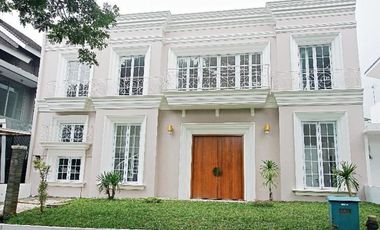 Dijual/ Disewakan Rumah Mewah Nyaman Di Vassa Lake Lippo Cikarang.