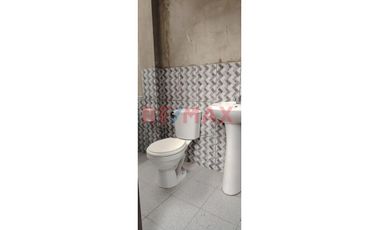 En Venta!! Casa De 3 Pisos En Avenida 2 De Mayo - Moyobamba.