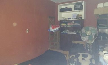 Dos Casas y Dos Locales Comerciales en buena zona comercial de Burzaco