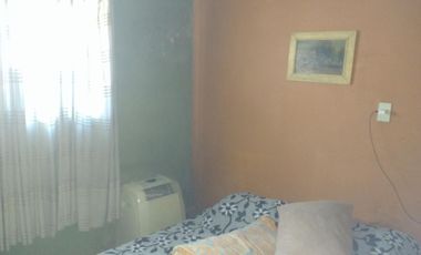 Dos Casas y Dos Locales Comerciales en buena zona comercial de Burzaco