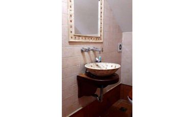 Casa en esquina, 3 dormitorios, parque, barrio residencial San Carlos