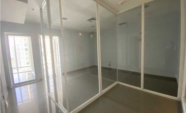 Se alquila Exclusiva oficina en Costa del Este de 60 mts $715