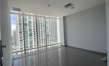 Se alquila Exclusiva oficina en Costa del Este de 60 mts $715