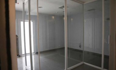 Se alquila Exclusiva oficina en Costa del Este de 60 mts $715