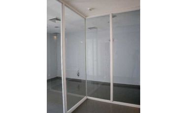 Se alquila Exclusiva oficina en Costa del Este de 60 mts $715