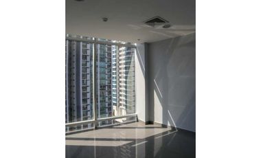 Se alquila Exclusiva oficina en Costa del Este de 60 mts $715
