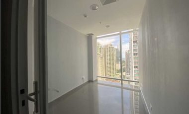 Se alquila Exclusiva oficina en Costa del Este de 60 mts $715