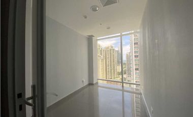 Se alquila Exclusiva oficina en Costa del Este de 60 mts $715