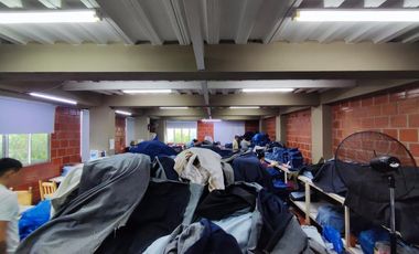 edificio en venta en zona industrial. Cod V28070