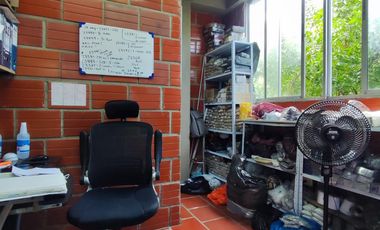 edificio en venta en zona industrial. Cod V28070