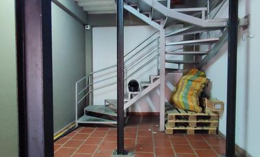 edificio en venta en zona industrial. Cod V28070