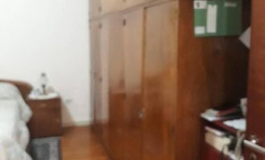 PH DE 3 AMB. Y MEDIO CON PATIO ( SUPER LUMINOSO Y A NUEVO)