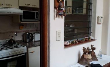 PH DE 3 AMB. Y MEDIO CON PATIO ( SUPER LUMINOSO Y A NUEVO)