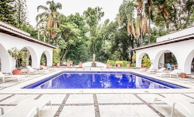 EN VENTA GRAN CASA ESTILO COLONIAL EN RANCHO CORTÉS CUERNAVACA MOR 3,130  TERRE