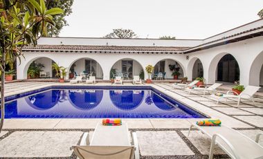 EN VENTA GRAN CASA ESTILO COLONIAL EN RANCHO CORTÉS CUERNAVACA MOR 3,130  TERRE