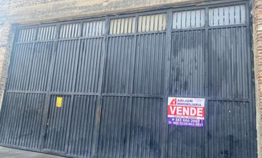 Lamadrid 2360 -galpón con salida por Lamadrid y por Pje Savio-