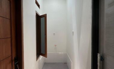 Rumah SHM dekat Plaza Taman Harapan Baru Dibantu KPR J-38107