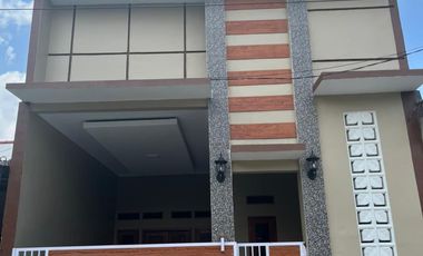 Rumah SHM dekat Plaza Taman Harapan Baru Dibantu KPR J-38107