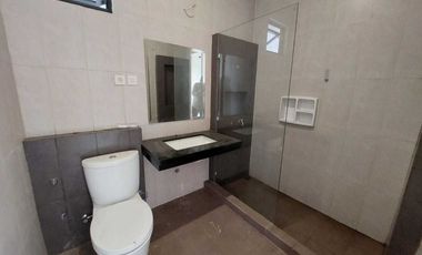 Rumah Di Kawasan Elit