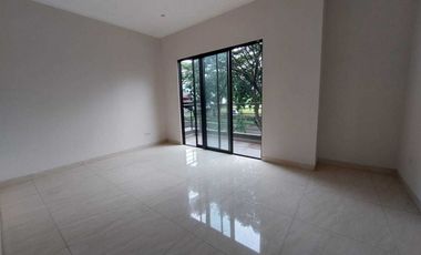 Rumah Di Kawasan Elit