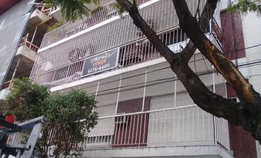 Oficina de 110 m2 con balcón corrido al frente.  - Palermo