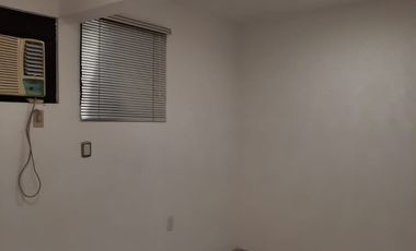 Consultorios en la Col. Flores Magon sobre av. principal. Recepcionista y baño