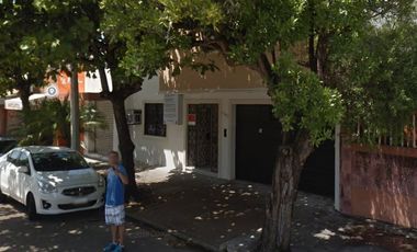 Consultorios en la Col. Flores Magon sobre av. principal. Recepcionista y baño