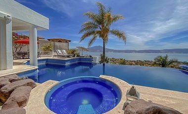 Casa de Lujo con Alberca en CHAPALA Raquet Club San Juan Cosalá