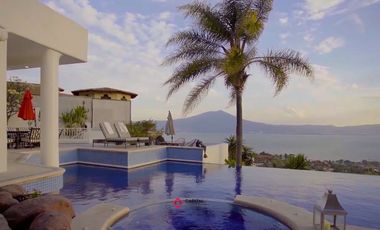 Casa de Lujo con Alberca en CHAPALA Raquet Club San Juan Cosalá