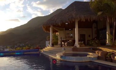 Casa de Lujo con Alberca en CHAPALA Raquet Club San Juan Cosalá