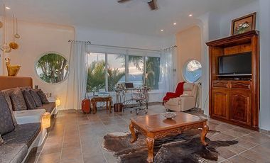 Casa de Lujo con Alberca en CHAPALA Raquet Club San Juan Cosalá