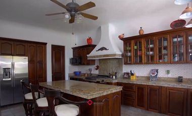 Casa de Lujo con Alberca en CHAPALA Raquet Club San Juan Cosalá