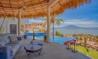 Casa de Lujo con Alberca en CHAPALA Raquet Club San Juan Cosalá