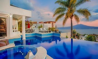 Casa de Lujo con Alberca en CHAPALA Raquet Club San Juan Cosalá