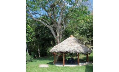 Maat vende Finca  Villeta salitre negro 6.6 Hectareas $1.050 Millones