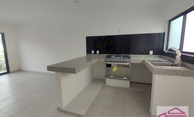 Casa en con alberca y  con Roof Garden,  3 de Mayo ,Emiliano Zapata