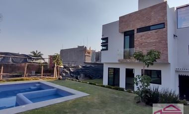 Casa en con alberca y  con Roof Garden,  3 de Mayo ,Emiliano Zapata