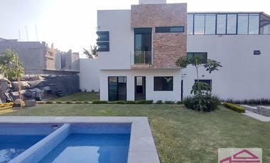 Casa en con alberca y  con Roof Garden,  3 de Mayo ,Emiliano Zapata