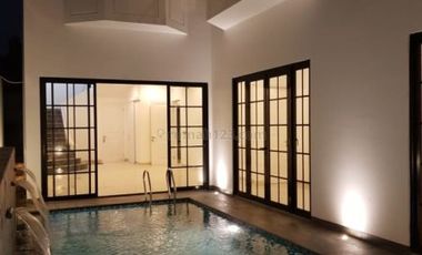 Townhouse Bagus Bonus Kolam Renang , Sisa 1 Unit lagi di Kawasan Cilandak Siap Nego Harga 6,9 Milyar (Nego)